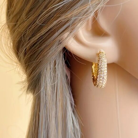 1 Pair Glittering Gold or Silver Plated Hoop Earrings with Micro Zircons - Picture 13 of 13